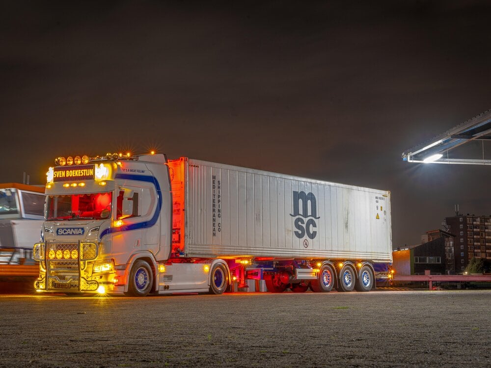 Tekno Tekno Scania NGR Highline 4x2 trekker met 3-assig containerchassis SVEN BOEKESTIJN