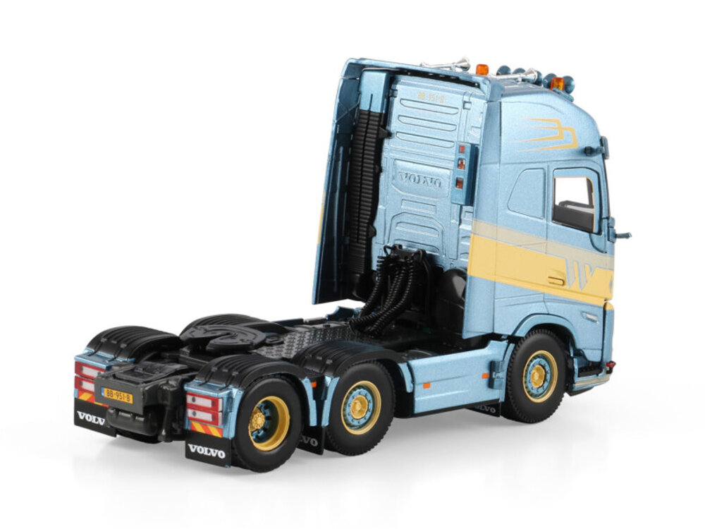 WSI WSI Volvo FH Aero Globetrotter XL 6x2 S.N. DE WITTE