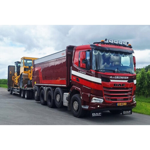 WSI WSI DAF XF DL kipper truck  10x4 met 4-as dieplader A. VAN GRUNSVEN