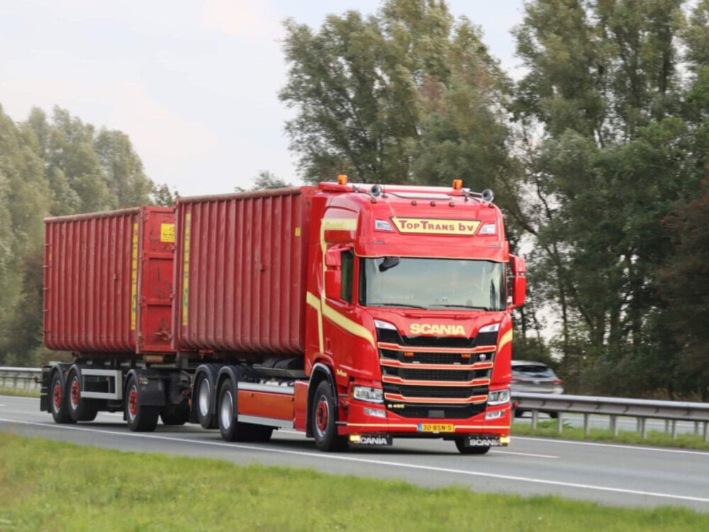 WSI WSI Scania R Highline 6x2 with 3-axle combi container truck with hooklift system + 2x 40m3 container TOP TRANS B.V.