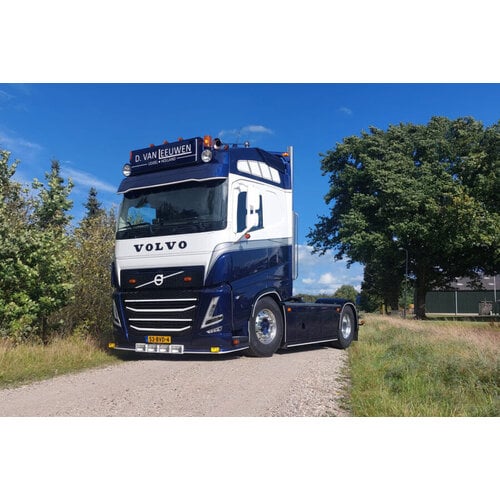 WSI WSI Volvo FH5 Globetrotter 4x2 D. VAN LEEUWEN