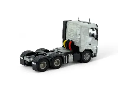 Tekno Tekno Volvo FH05 Low Cabin 6x4 TRACTOR KIT