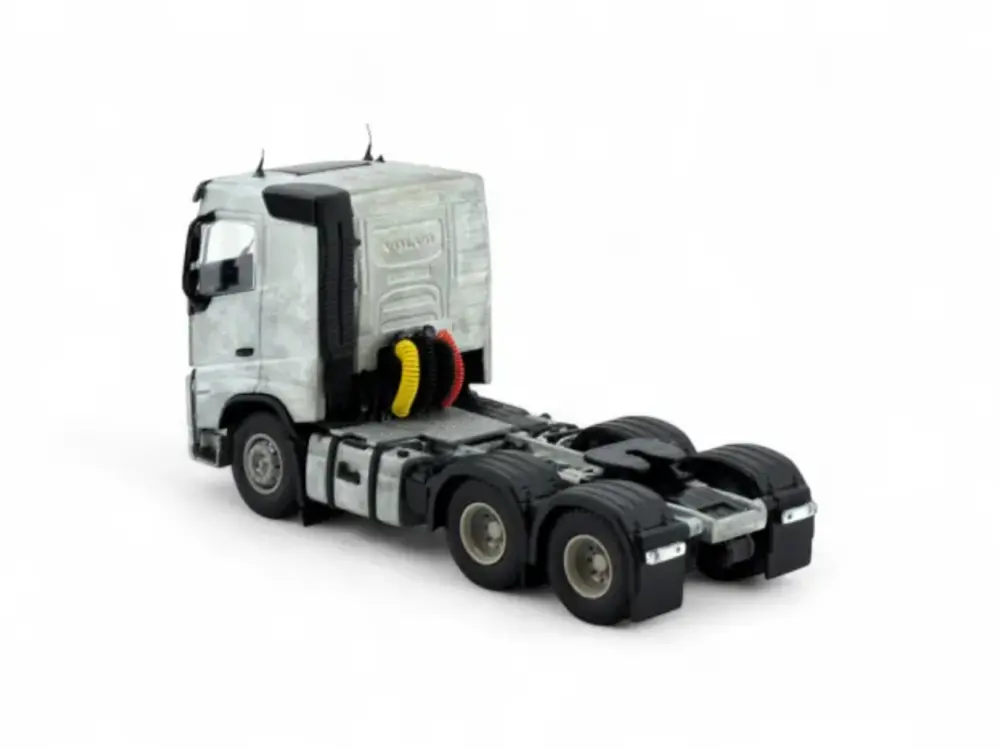Tekno Tekno Volvo FH05 Low Cabin 6x4 TRACTOR KIT
