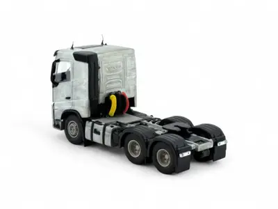 Tekno Tekno Volvo FH05 Low Cabin 6x4 TRACTOR KIT