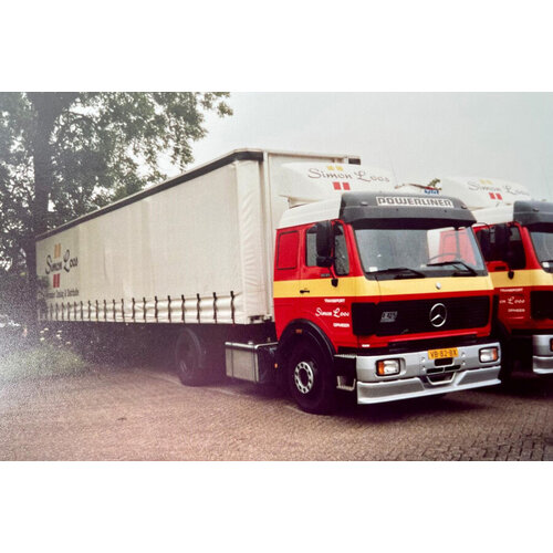 WSI WSI Mercedes-Benz NG Flat roof with 3-axle curtainside trailer SIMON LOOS