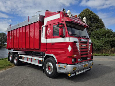 WSI WSI Scania 143H streamline 6x2 rigid truck with cable system + 40m3 container RENE DE SWART