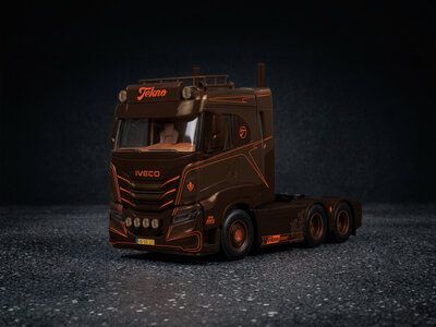 Tekno Tekno Iveco S-Way laag dak 6x2 sleepas trekker TEKNO EVENT 2027