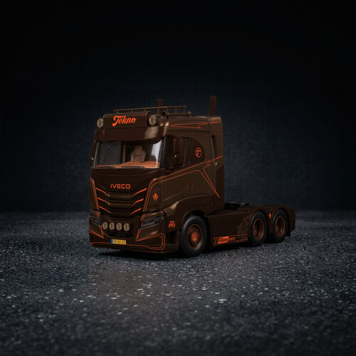 Tekno Tekno Iveco S-Way low roof 6x2 tractor TEKNO EVENT 2027