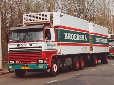 Tekno Tekno Scania 112H motorwagen met 2-assige aanhanger BROERSMA