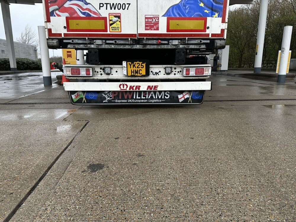 WSI WSI Scania S590 6x2 + 3-axle box trailer P.T. WILLIAMS Wales England