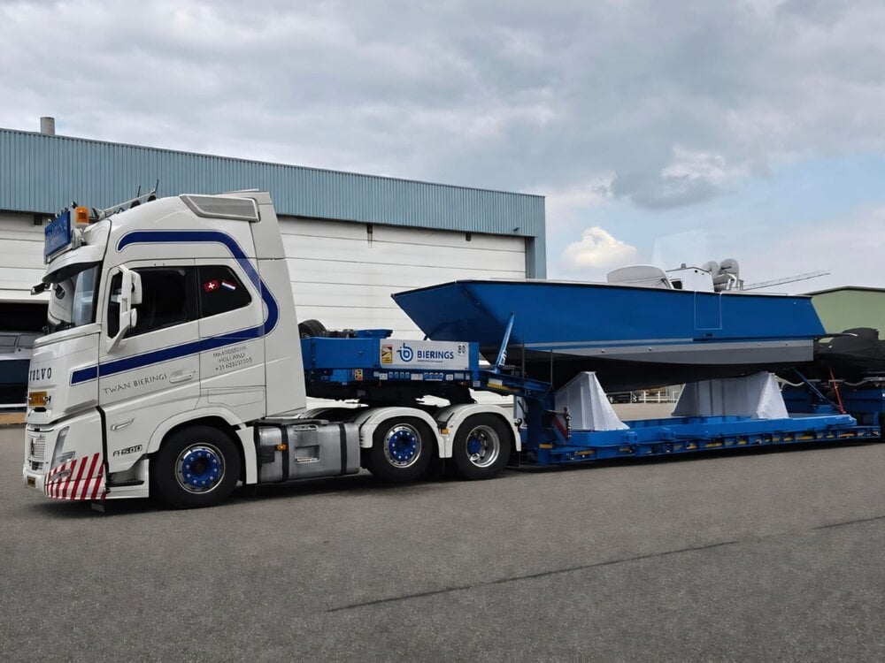 WSI WSI "EXCLUSIEF" Volvo FH Aero Glob. XL 6x2 + 2-axle Euro PX lowloader TWAN BIERINGS