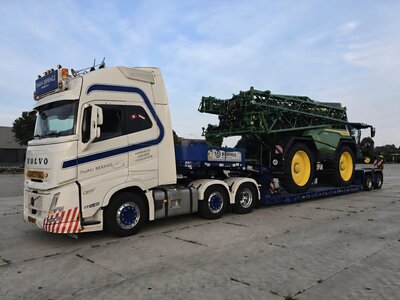 WSI WSI "EXCLUSIEF" Volvo FH Aero Glob. XL 6x2 + 2-axle Euro PX lowloader TWAN BIERINGS
