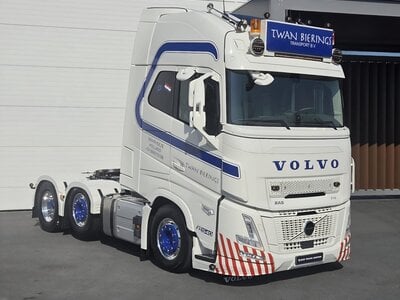 WSI WSI "EXCLUSIEF" Volvo FH Aero Glob. XL 6x2 + 2-axle Euro PX lowloader TWAN BIERINGS