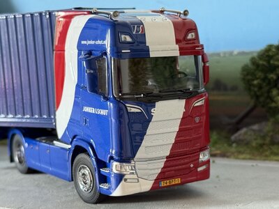 Cavallino Cavallino Scania S Highline met 3-as container oplegger + 40ft. container JONKER & SCHUT
