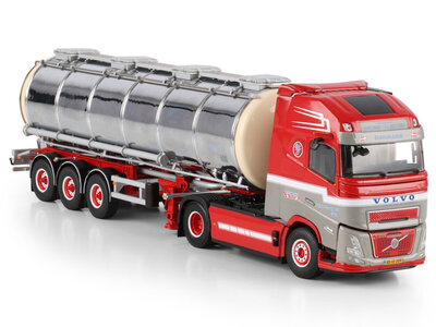 WSI WSI Volvo FH Aero Globetrotter XL 4x2 with 3-axle tank trailer WETTER