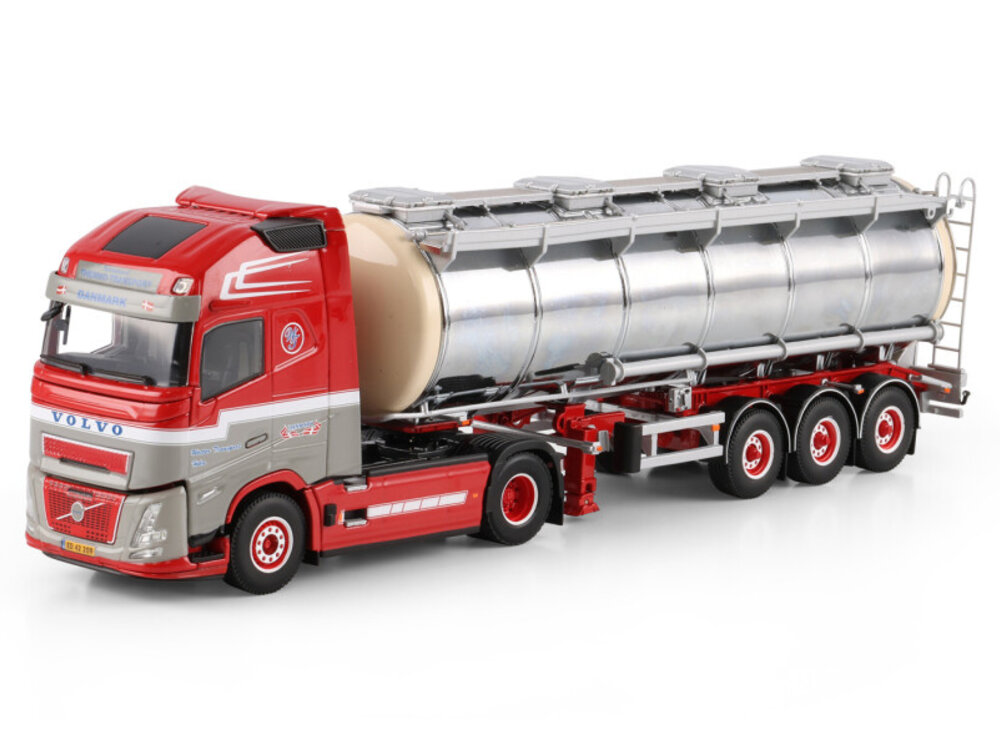 WSI WSI Volvo FH Aero Globetrotter XL 4x2 met 3-assige tank trailer WETTER