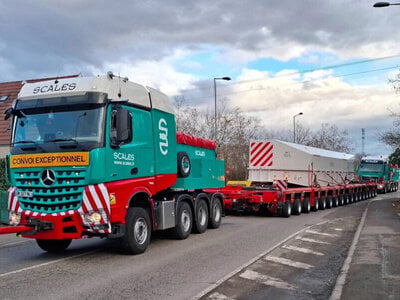 WSI WSI Mercedes Actros 8x4 big space with ballast box + scheurle intercombi (neck + 2-axle + 5-axle + drawbar) SCALES