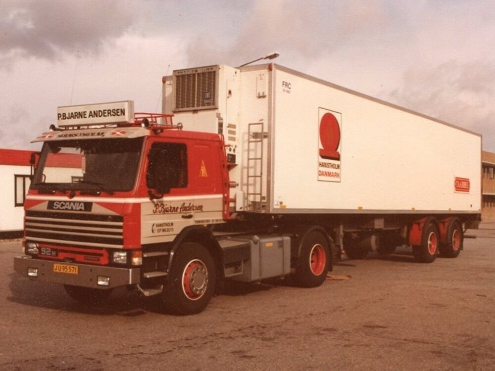 Tekno Tekno Scania 2-serie P 4x2 met 2-assige klassieke koeloplegger BJARNE ANDERSEN