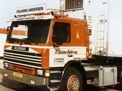 Tekno Tekno Scania 2-serie P 4x2 met 2-assige klassieke koeloplegger BJARNE ANDERSEN