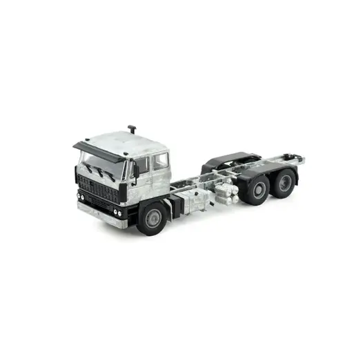 Tekno Tekno DAF 3300 Low Cab 6x2 Tractor Kit