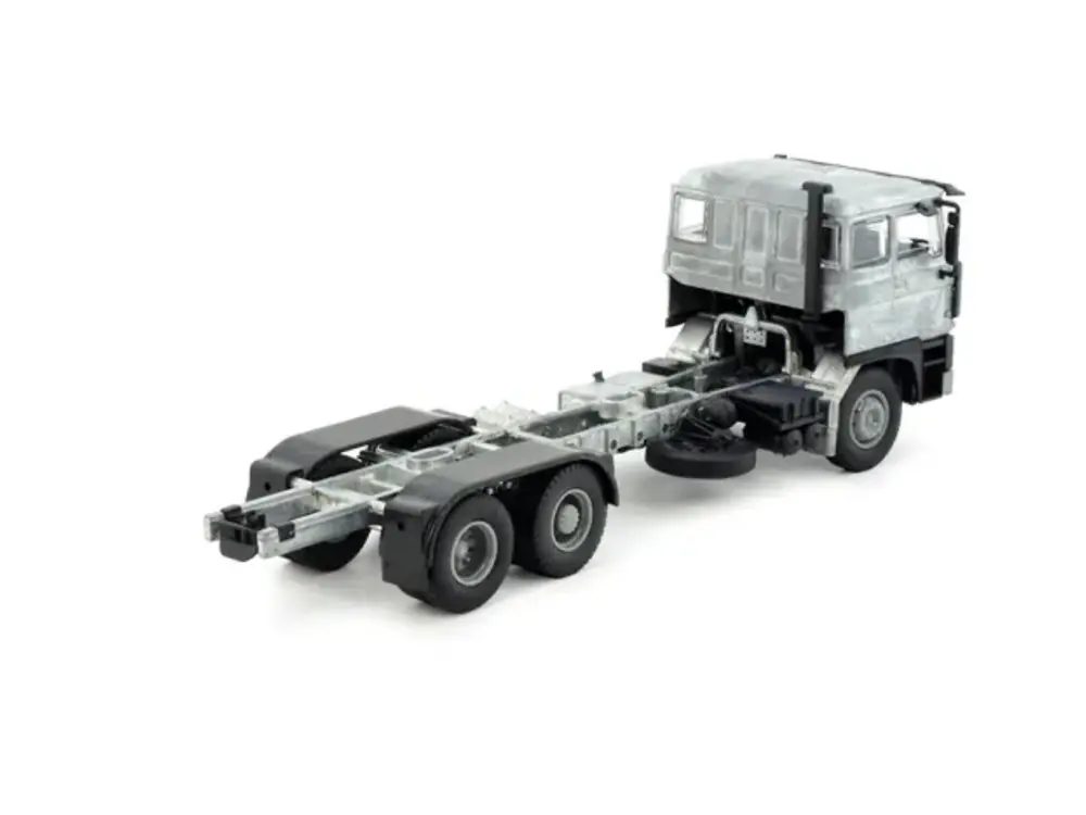 Tekno Tekno DAF 3300 Low Cab 6x2 Tractor Kit