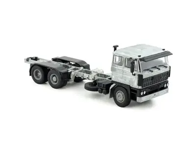 Tekno Tekno DAF 3300 Low Cab 6x2 Tractor Kit
