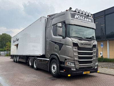 WSI WSI Scania S Highline 6x2  met 3-assige koeloplegger WILCO DE BRUIJN
