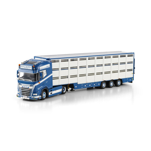 WSI WSI DAF XG+ 4X2  with 3-axle live stock trailer PEETERS DE BAKKER