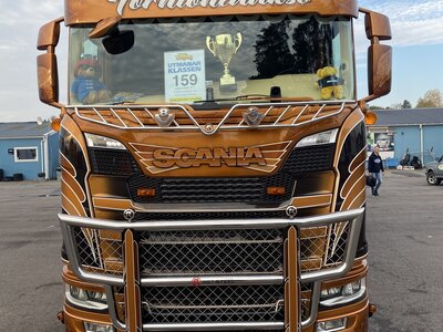 Tekno Tekno Scania Next Gen S-serie Highline with 3-axle reefer trailer MALINIEMI