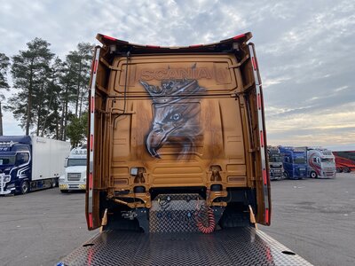 Tekno Tekno Scania Next Gen S-serie Highline with 3-axle reefer trailer MALINIEMI