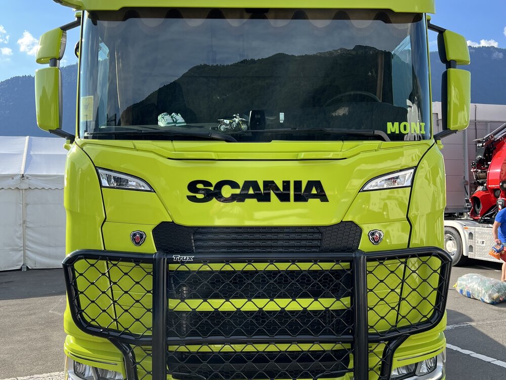 Tekno Tekno Scania NGS BEV 4x2 with 3-axle reefer trailer KAEPPELI