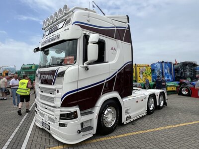 Tekno Tekno Scania NGR Highline 6x2 with 3-axle curtainside trailer HAKULL - THOR BJORN OSTERHUS