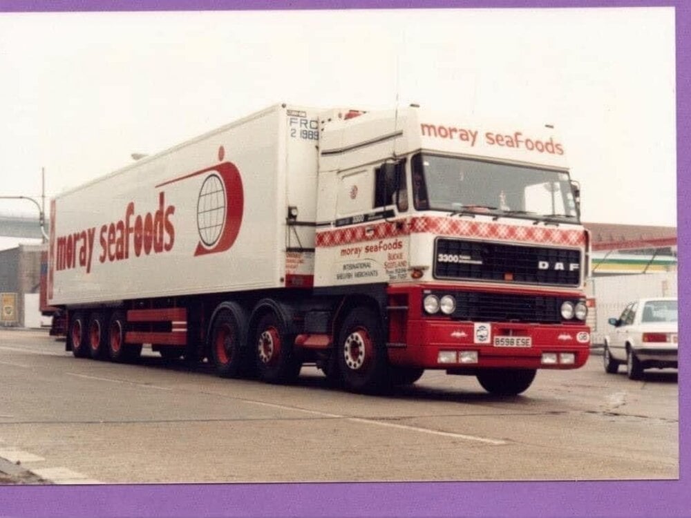 WSI WSI DAF 3300 Space Cab 6x2 met 3-as classic koeloplegger MORAY SEAFOOD Buckie Scotland