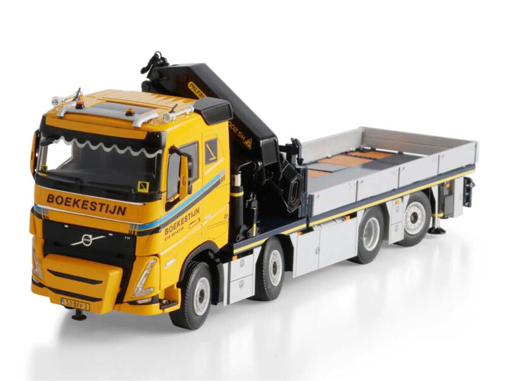 WSI WSI Volvo FH5 sleeper cab  Riged flatbed truck 8x4 with  palfinger PK 92002 SH + jib BOEKESTIJN