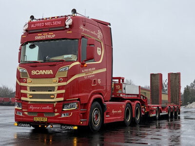 WSI WSI Scania S Highline 6x4 with 4-axle semi wheel well lowloader ALFRED NIELSEN