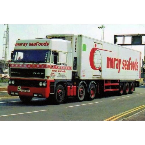 WSI WSI DAF 3300 Space Cab 6x2 met 3-as classic koeloplegger MORAY SEAFOOD Buckie Scotland