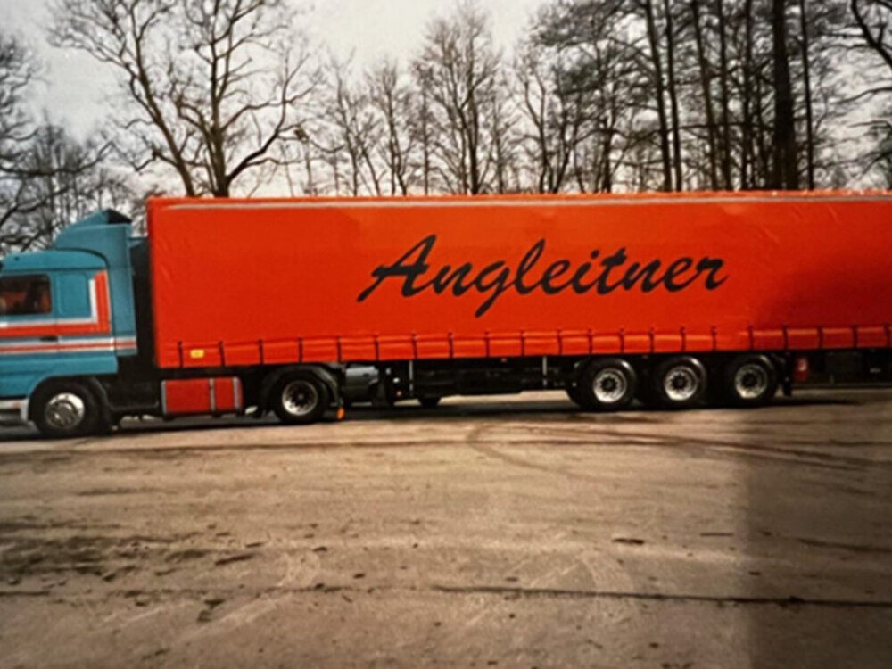 WSI WSI Scania 143M streamline met 3-as schuifzeilen oplegger ANGLEITNER GMBH