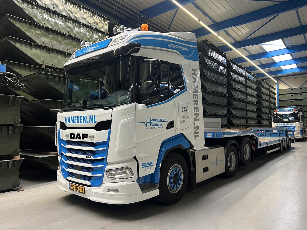 Tekno Tekno DAF XF 6x2 tractor with 3-axle semi lowloader VAN HAMEREN