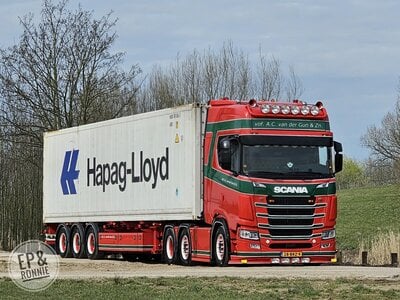 Tekno Tekno Scania NGS Highline 6x2 met 3-assige containertrailer en 40ft hc reefer A.C. VAN DER GUN