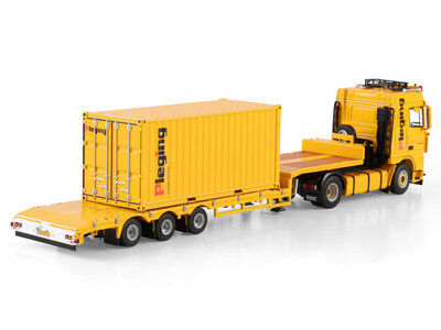 WSI WSI DAF XF 95 Space Cab 4x2  met 3-assige dieplader + 20ft container PLEGING