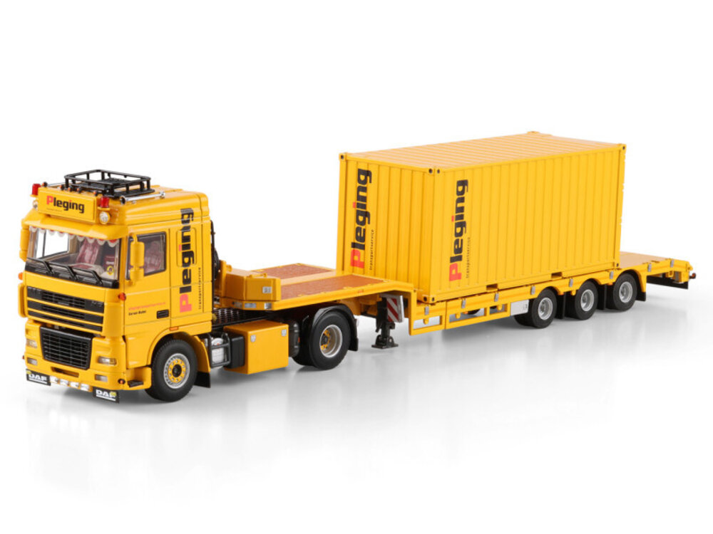 WSI WSI DAF XF 95 Space Cab 4x2  met 3-assige dieplader + 20ft container PLEGING