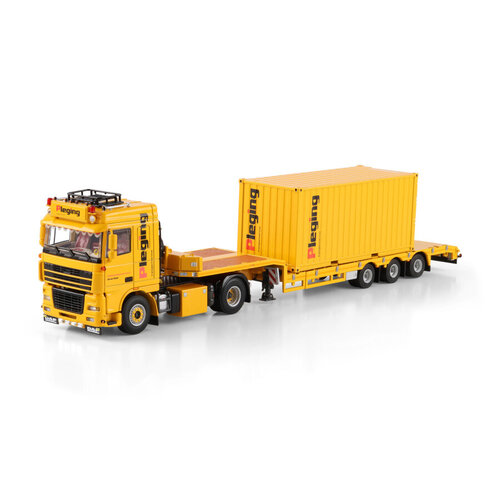 WSI WSI DAF XF 95 Space Cab 4x2  met 3-assige dieplader + 20ft container PLEGING