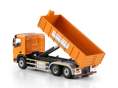 WSI WSI Daf XD DL 6x2 motorwagen met haakarm systeem + 15m3 container CLEANMAT TRUCKS