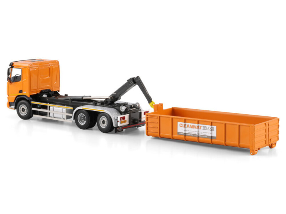 WSI WSI Daf XD DL 6x2 motorwagen met haakarm systeem + 15m3 container CLEANMAT TRUCKS