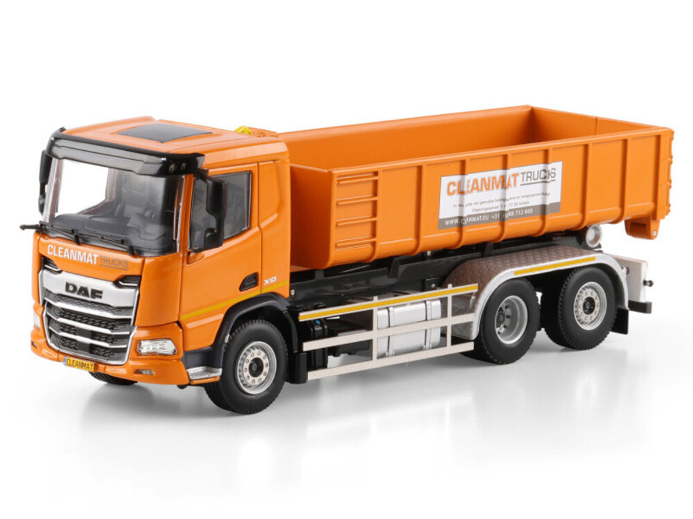 WSI WSI Daf XD DL 6x2 motorwagen met haakarm systeem + 15m3 container CLEANMAT TRUCKS