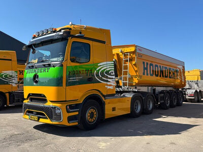 WSI WSI Mercedes-Benz Actros L  6x4  with 3-axle non steering tipper trailer HOONDERT