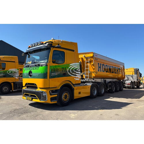 WSI WSI Mercedes-Benz Actros L  6x4  with 3-axle non steering tipper trailer HOONDERT