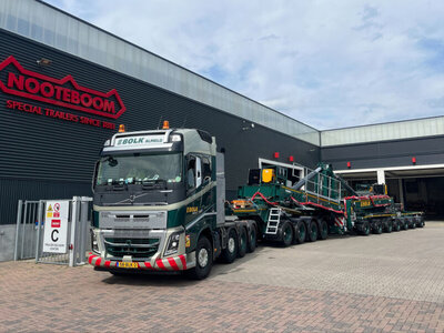 WSI WSI Volvo FH5 Globetrotter XL 8x4 with 7-axle wind mill trailer + 4-axle dolly BOLK