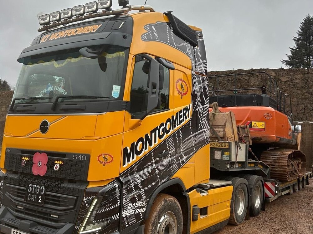 WSI WSI Volvo FH05 6x2 + 4-axle lowbed trailer K.T.  MONTGOMERY SCOTLAND