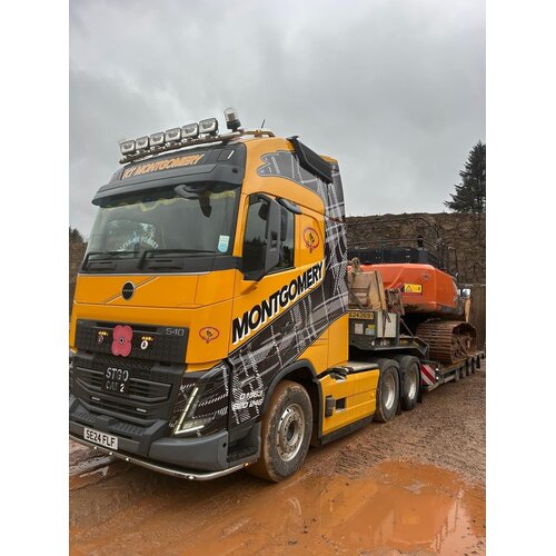 WSI WSI Volvo FH05 6x2 + 4-axle lowbed trailer K.T.  MONTGOMERY SCOTLAND